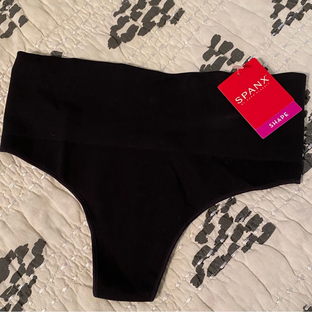 Spanx black thong ✨NWT✨